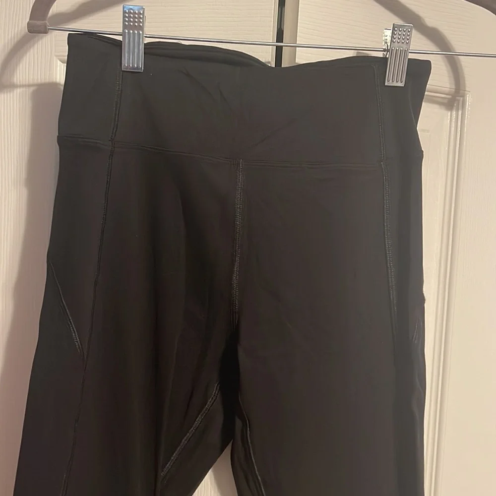 Victoria’s Secret PINK sport leggings in black with mesh bottom size Small NWOT - Picture 5 of 7